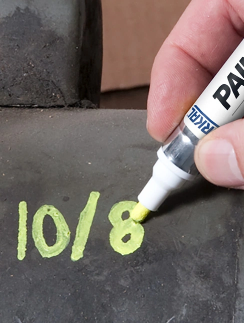Marcador industrial de pintura para identificación, señalización y marcado técnico en tareas MRO.