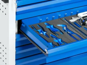 Tiroir à outils organisé avec une mousse technique sur mesure OPT-I-STORE